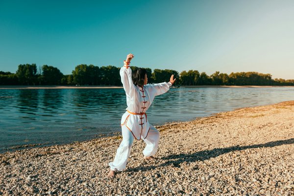 ¿Cómo puede la práctica de Tai Chi mejorar la salud cardiovascular?